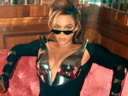 Beyoncé no encarte do álbum “Renaissance” (2022) | Divulgação