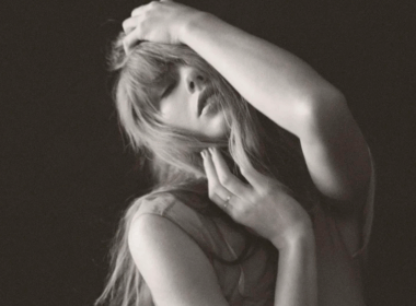 Taylor Swift para o álbum “The Tortured Poets Department” (2024) | Divulgação